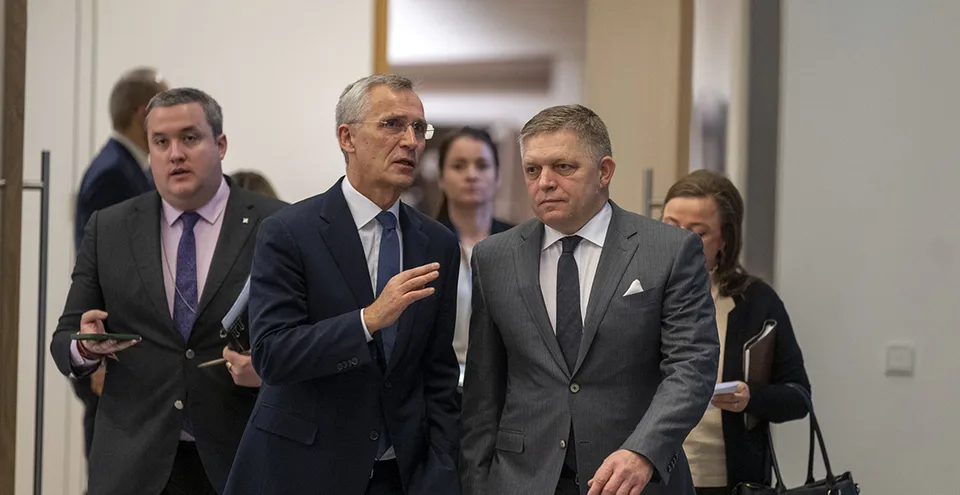 Read more about the article Premiér sa lieči, NATO okamžite začalo plánovať základňu v SR