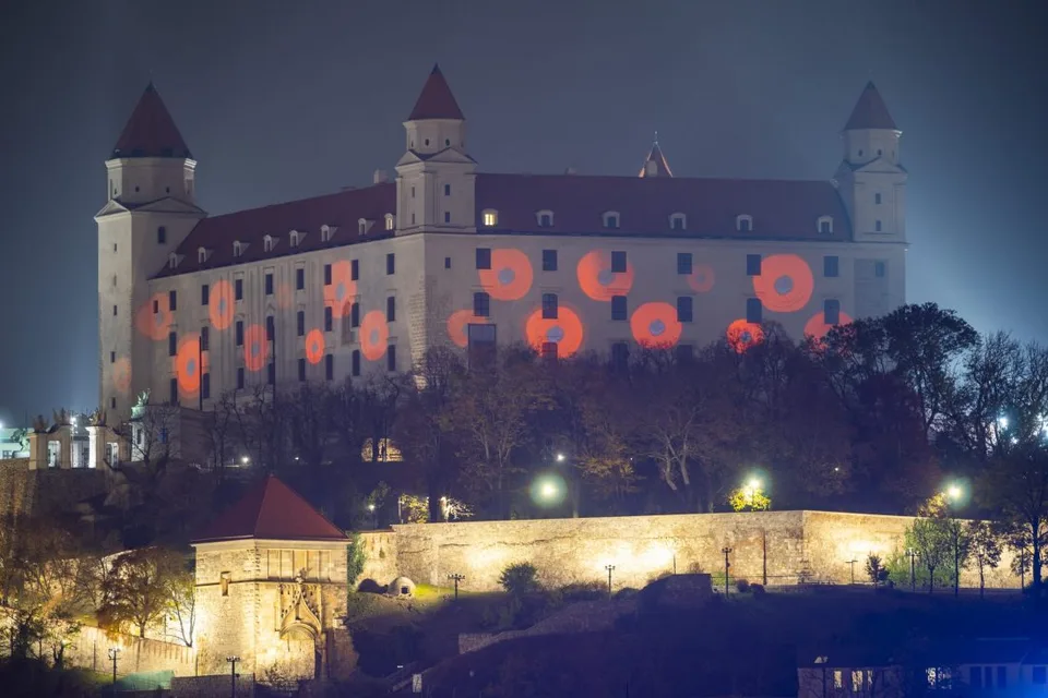 Read more about the article Pri príležitosti výročia Nežnej revolúcie bude nasvietený palác aj hrad