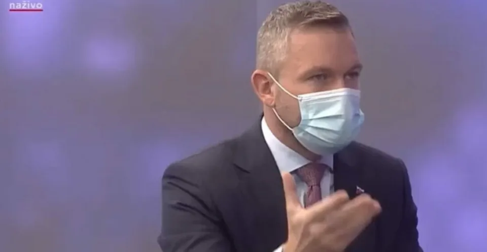 Read more about the article VIDEO Pellegrini sa rozohnil, hľadal Hegera: Kde je premiér? Učupený niekde pod lopúchom!