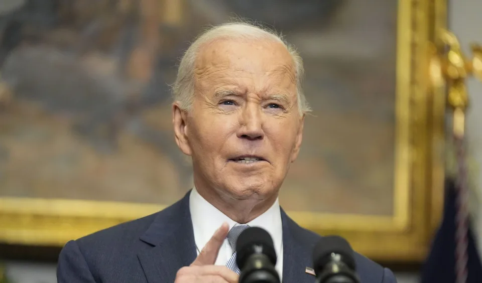 Read more about the article Biden ostro proti Trumpovi: Krajina na pokraji finančného kolapsu!
