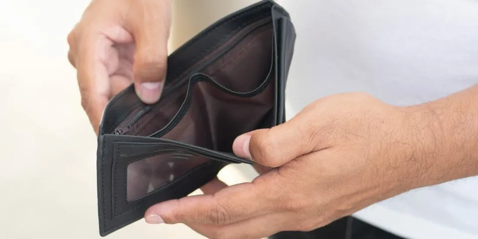 Read more about the article Najväčšou skupinou dlžníkov s osobnými bankrotmi sa stali v apríli štyridsiatnici