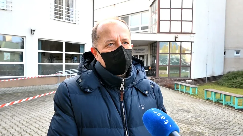Read more about the article Primátor Trenčína sa búri: Školy neotvoríme! TOTO je dôvod