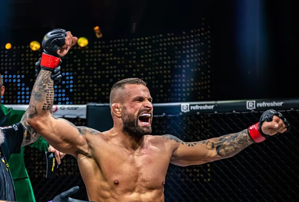 Read more about the article Do domu hviezdy MMA Karlosa Vémolu nabehlo policajné komando!