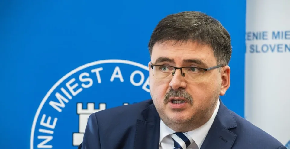 Read more about the article VIDEO Božik: Politici sa ZMOS-u zaviazali odsunúť rušenie nemocničných oddelení
