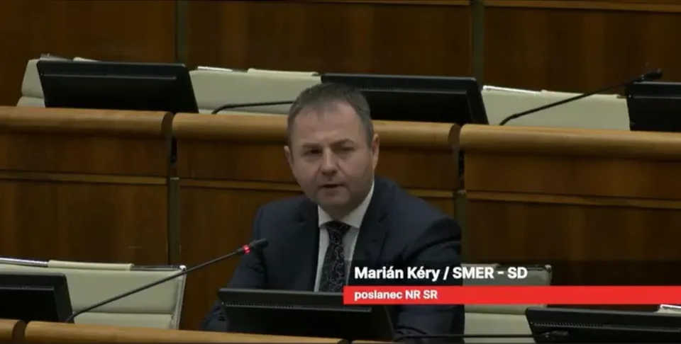 Read more about the article Marián Kéry: Mesiace Šimečkovci a spol. huckali ľudí na námestiach, nezmyselne burcovali vášne