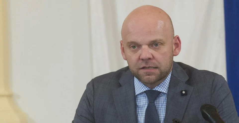 Read more about the article VIDEO Objektívny a nezávislý Dírer: Hudáček podporuje okupantov, nič dobré si nezaslúži!