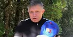 Robert Fico pozýva na "čapicový" protest.