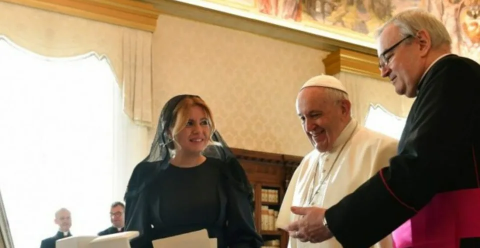 Read more about the article Zahraničné médiá: Čaputová urobila na pápeža dobrý dojem, Orbán dostal obrovskú facku!