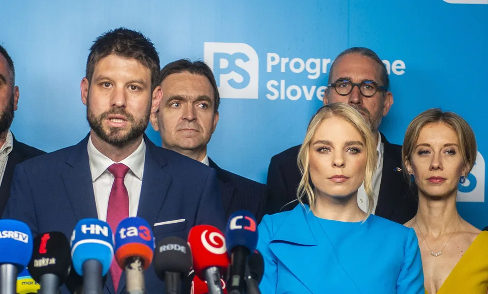 Read more about the article Bývalý Kiskov poradca: Áno, voľby boli ovplyvnené Britániou v prospech súčasnej opozície