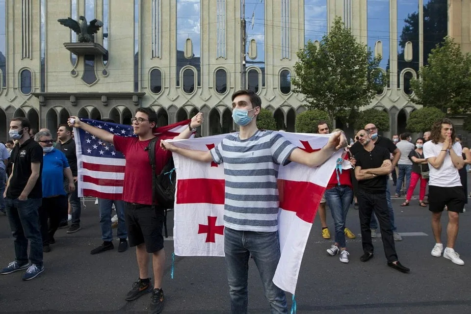 Read more about the article Ulice Gruzínska sú opäť plné: Občania vyšli protestovať proti pripravovanému vládnemu zákonu!