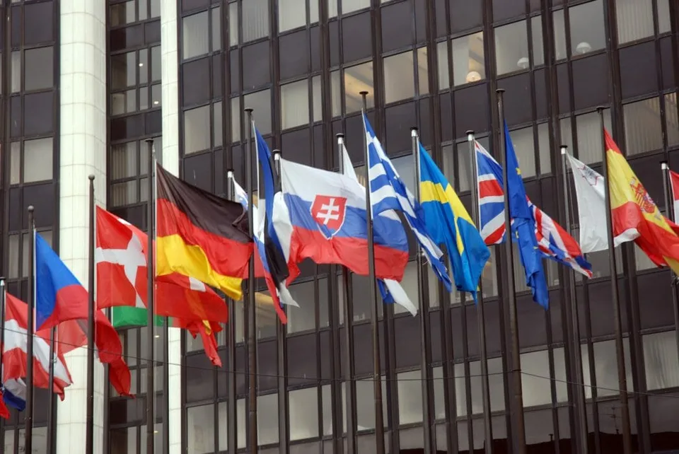 Read more about the article Slovensko dostalo tri upozornenia pre neskoré zavádzanie smerníc EÚ