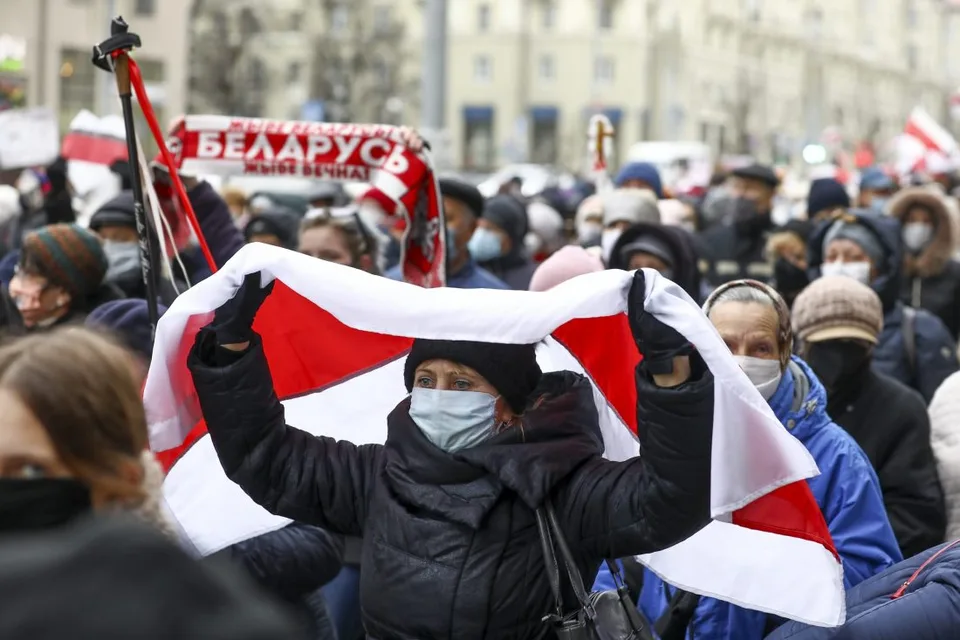 Read more about the article Policajti v Bielorusku zadržali stovky ľudí, demonštrujúcich podporila Cichanovská