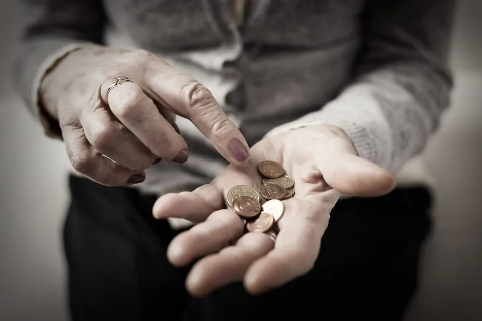 Read more about the article Falošný pracovníci krízového štábu: Seniorov okrádajú o peniaze