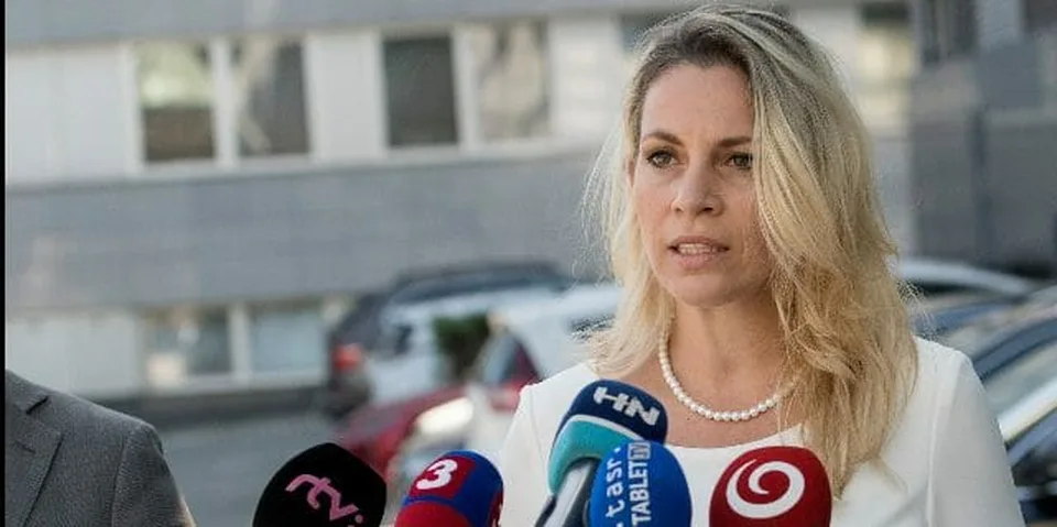 Read more about the article Sulíka opustila pravá ruka. Kiššová mu už nerobí poradkyňu