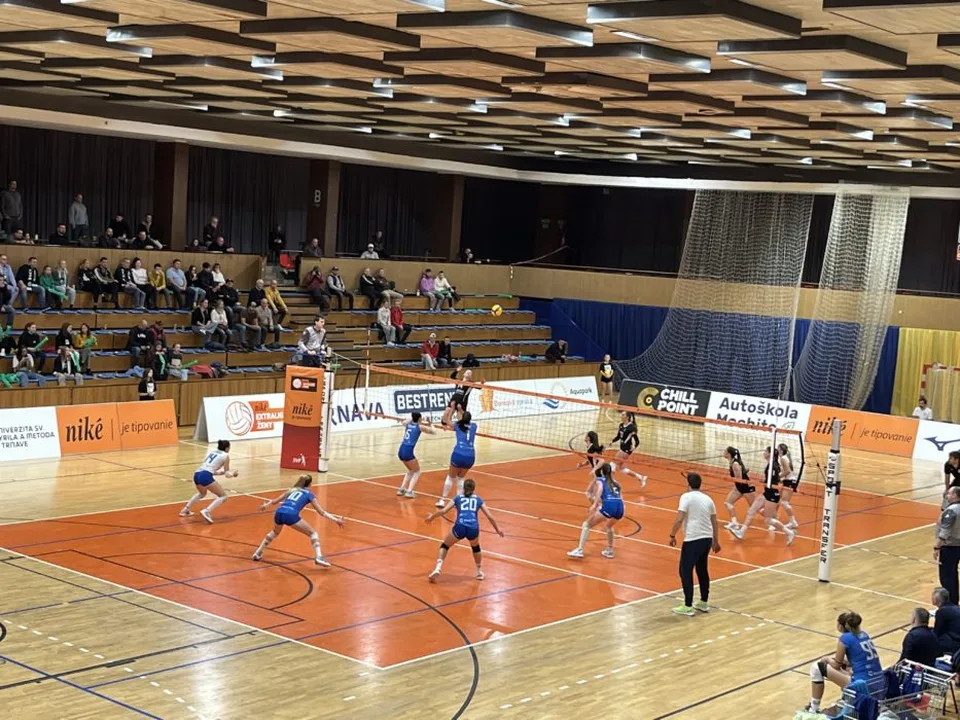 Read more about the article Hitky držali s Nitrou krok iba v prvom sete