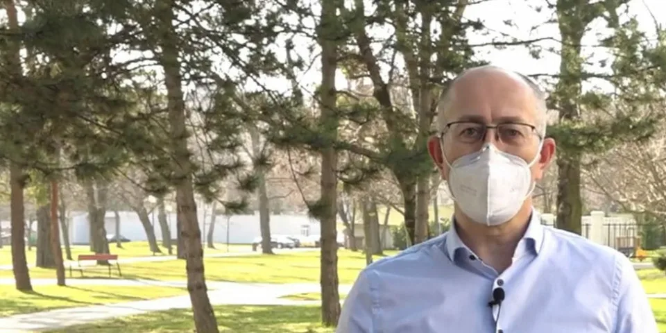 Read more about the article Toto mu nevyšlo! Matovičov poslanec chcel zamachrovať s hokejovou tabuľkou. Netušil, čo príde