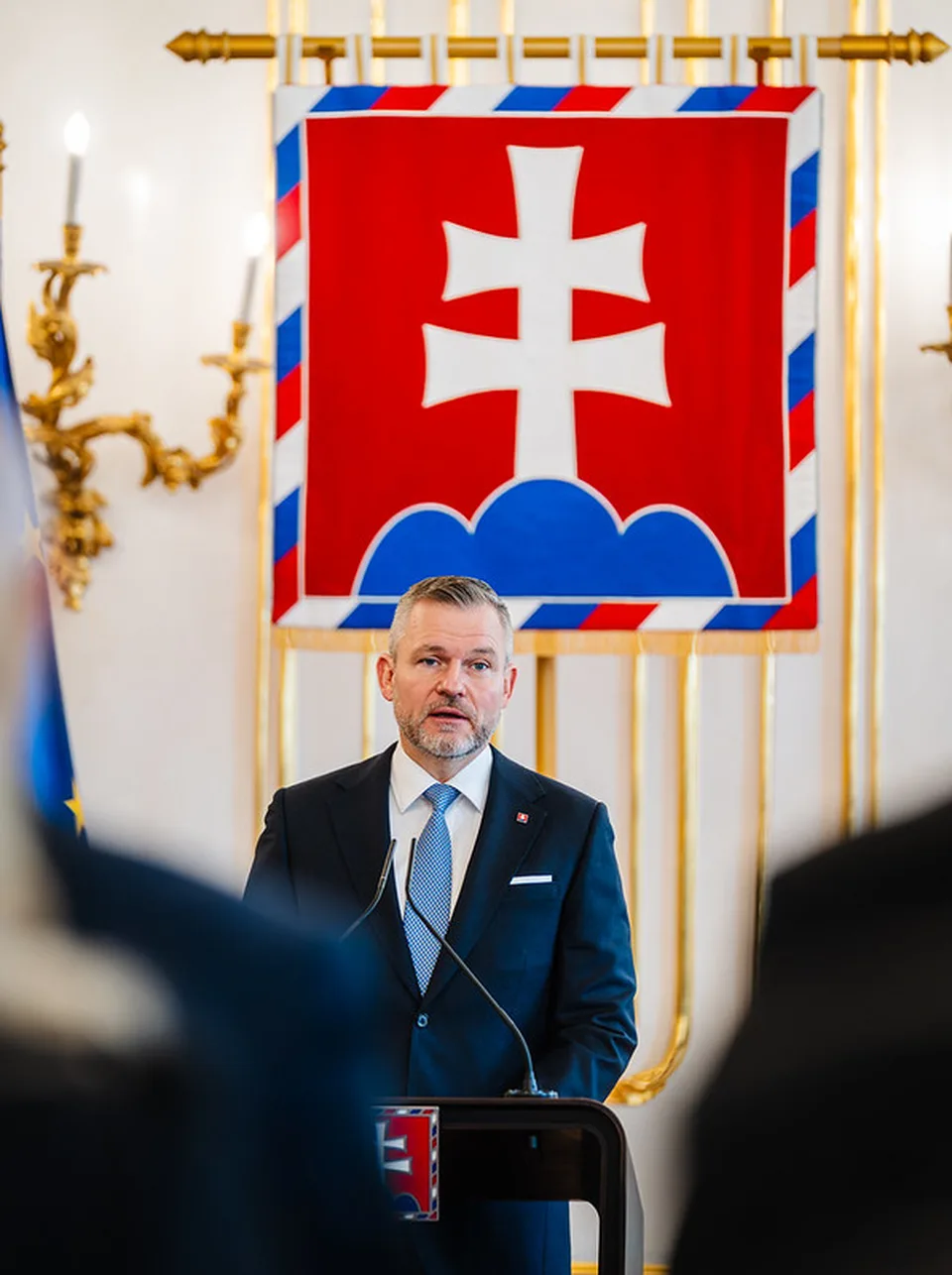 Read more about the article Prezident: SR má právo dočasne prijať opatrenia, ktorými chráni svojich občanov pred vysokými cenami palív
