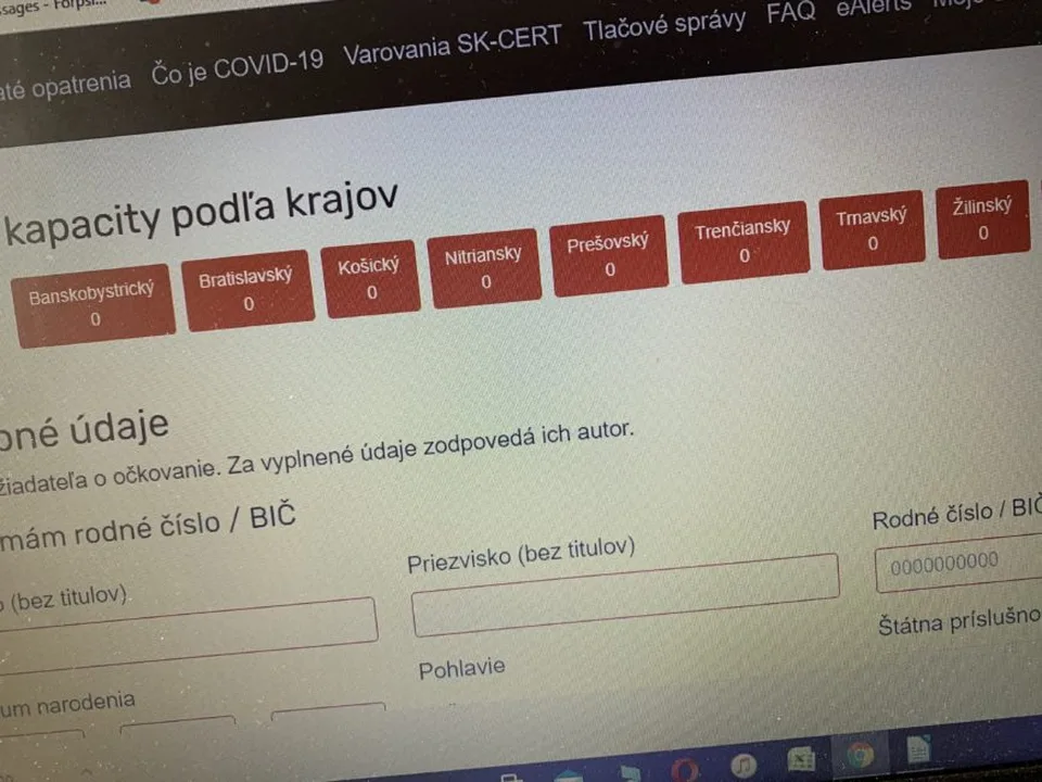 Read more about the article Slováci strácali nervy v snahe prihlásiť sa na očkovanie