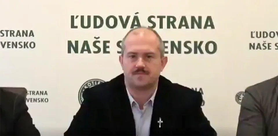 Read more about the article VIDEO Kotleba prehovoril o vzbure v strane! TAKTO reaguje na rozhodnutie Uhríka a Mazureka