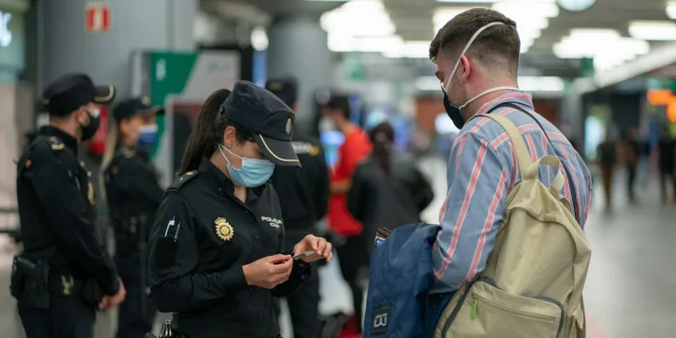 Read more about the article Španielska polícia zatkla muža, ktorý zrejme nakazil 22 ľudí koronavírusom