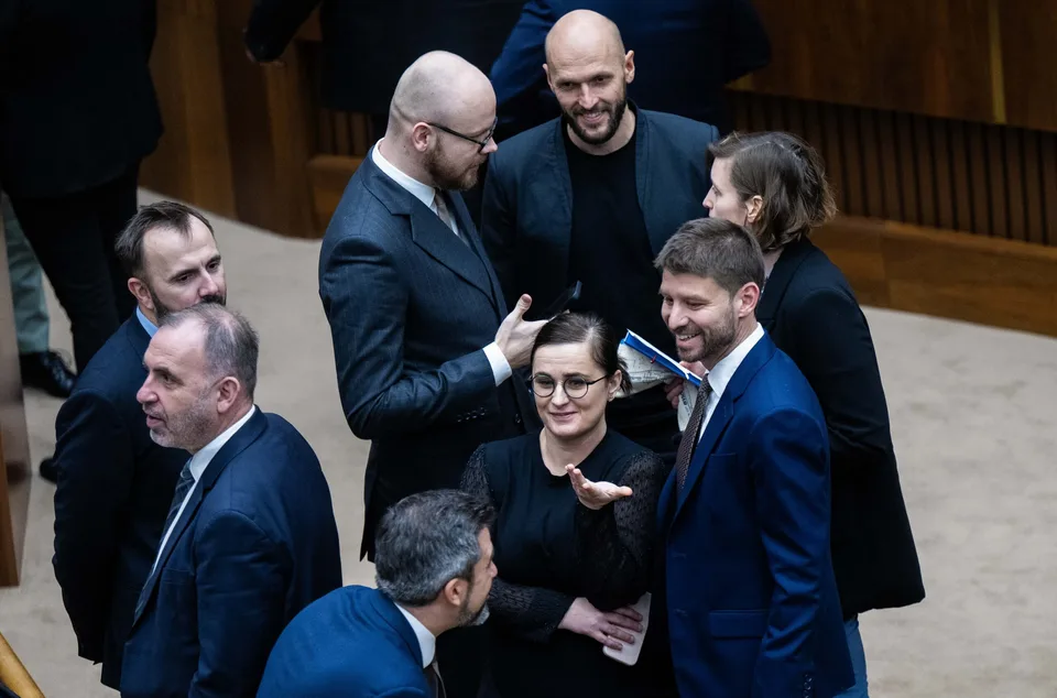 You are currently viewing Cirkus Humberto v parlamente! Opozícia je ako utrhnutá z reťaze, počas hlasovania o novele Trestného zákona začala pískať píšťalkami.