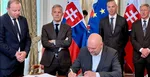 Richard Sulík (SaS) podpisuje príchod švédskej automobilky na Slovensko.
