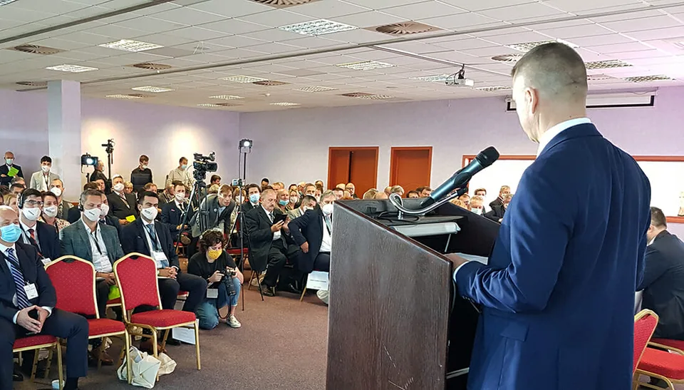 Read more about the article Zmenili názor? Aliancia rokuje s Gyimesim. TOTO však eReportu pred časom povedal Sólymos!