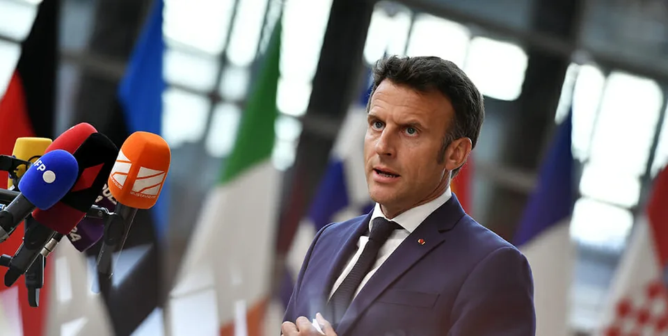 Read more about the article Vo Francúzsku to opäť vrie! Poľnohospodári zablokovali dopravu v okolí Víťazného oblúka