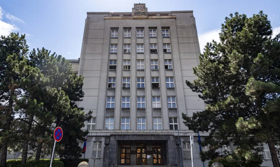 Read more about the article Štát si posvieti na neplatičov: Ministerstvo vnútra SR zriadilo pracovnú skupinu k problematike PZP
