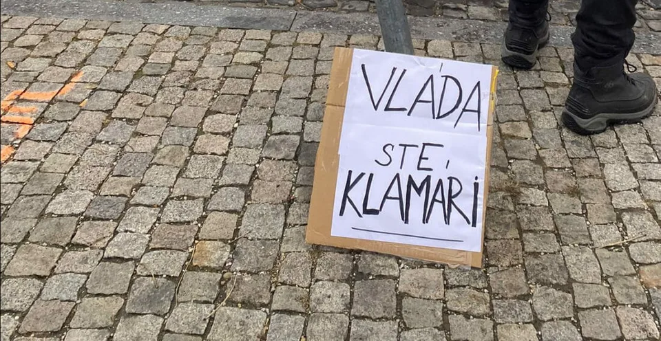 Read more about the article Vláda v problémoch! Záchranári požadujú vyššie platy. Pridajú sa na stranu lekárov a odídu?