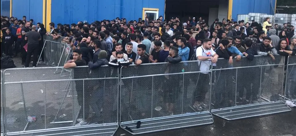 Read more about the article Poľská vláda čelí škandálu s úplatkami za vydávanie víz pre migrantov