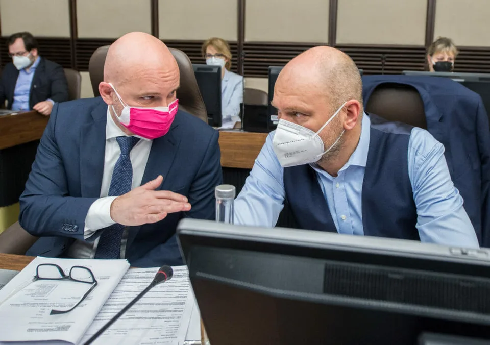 Read more about the article Všetko po jednou strechou: Financovanie škôl by sa malo zjednotiť!