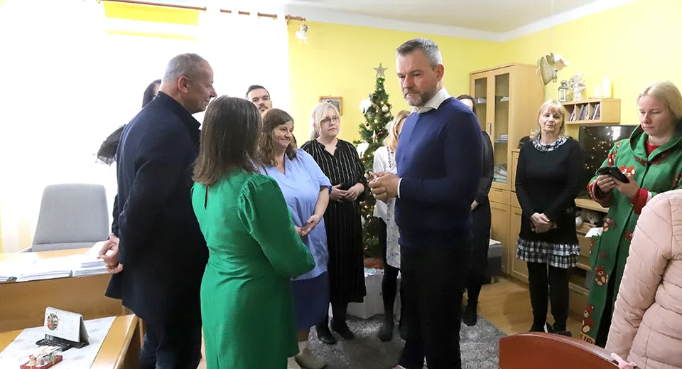 Read more about the article Prezident na Štedrý deň navštívil deti i seniorov v Banskej Bystrici