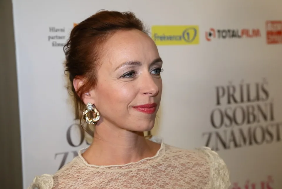 Read more about the article Herečka Tatiana Vilhelmová potrebovala terapiu tmou. Poldecáky zavrhla!
