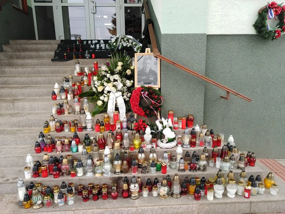Read more about the article Aj v Prahe zapaľovali sviečky za Lučanského