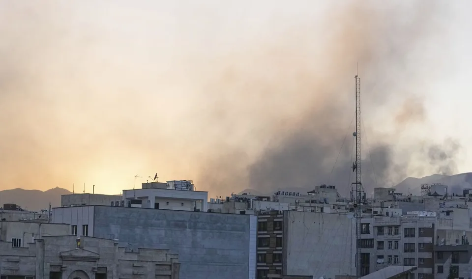 Read more about the article Izrael útočil na Teherán; podľa Iránu zahynulo vo vojne už vyše 1400 civilistov