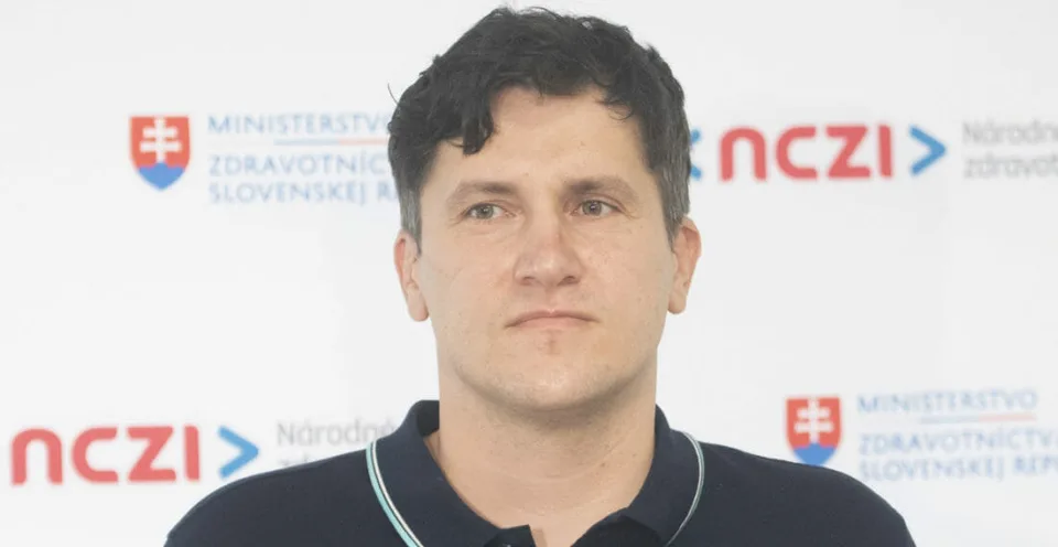 Read more about the article Róbert Suja: Ľudia miesto aquaparku dostali nefunkčnú rúru za 2 milióny eur! Kto na tom zarobil?