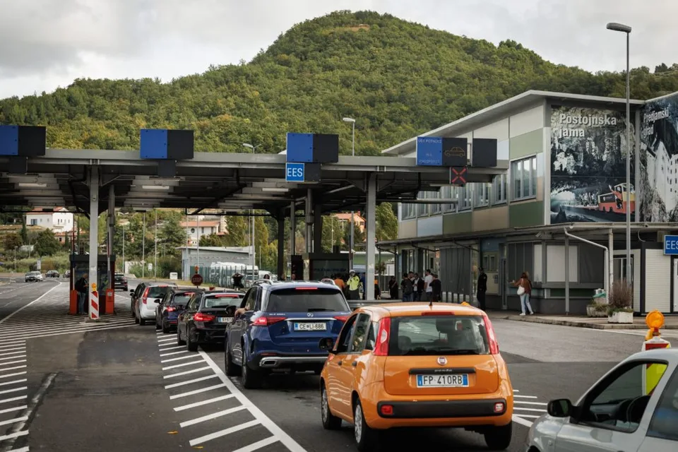 Read more about the article Slovinsko zaviedlo kontroly na hraniciach s Maďarskom a Chorvátskom
