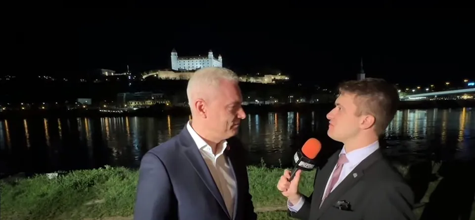 Read more about the article eReport v centre prezidentských volieb: Aké sú nálady vo volebnom štábe jedného z kandidátov?