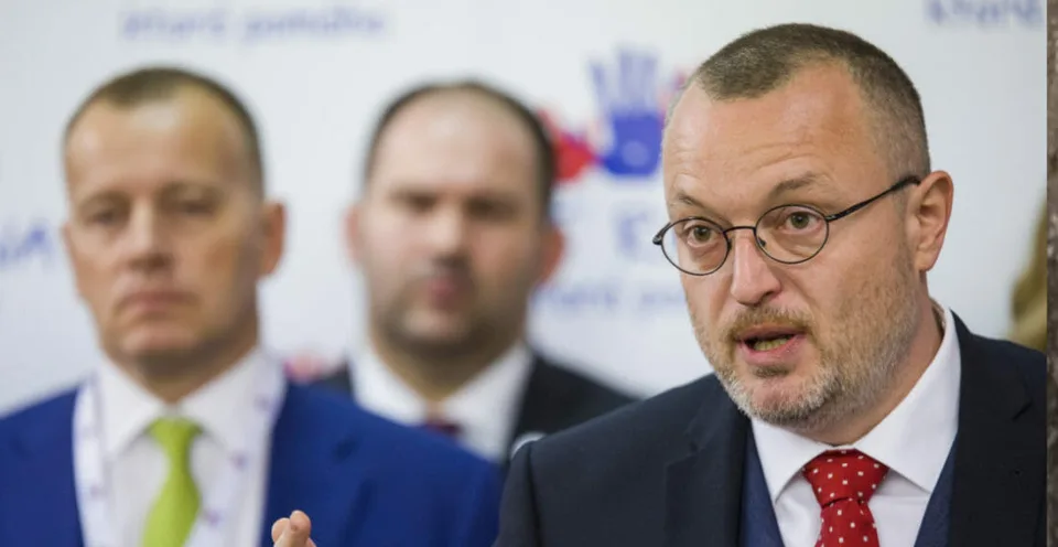 Read more about the article Krajniak: Našou prioritou je, pomáhať ľuďom. Musí vzniknúť dohoda