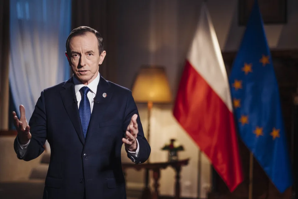 Read more about the article Dejiny a ľud vám to neodpustia! Šéf poľského senátu takto varoval vlastnú vládu