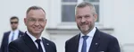 oľský prezident Andrzej Duda (vľavo) víta slovenského prezidenta Petra Pellegriniho