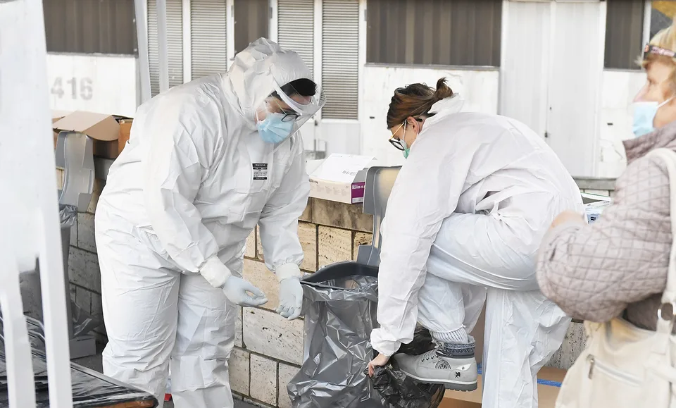 Read more about the article Ďalší kuriózny kšeft: Zdravotnícke overaly dodá predajca svietidiel!