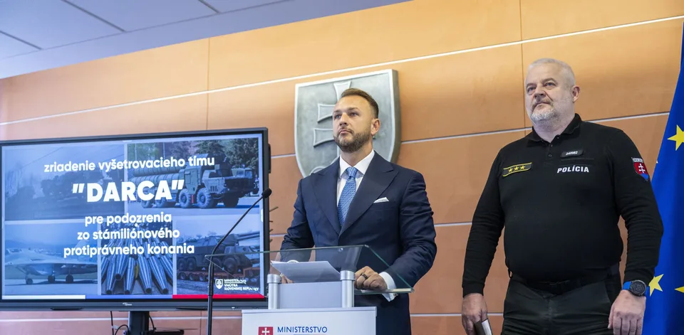Read more about the article VIDEO Vláda zriaďuje tím “Darca”: Cieľom je objektívne prešetrenie darovania techniky Ukrajine