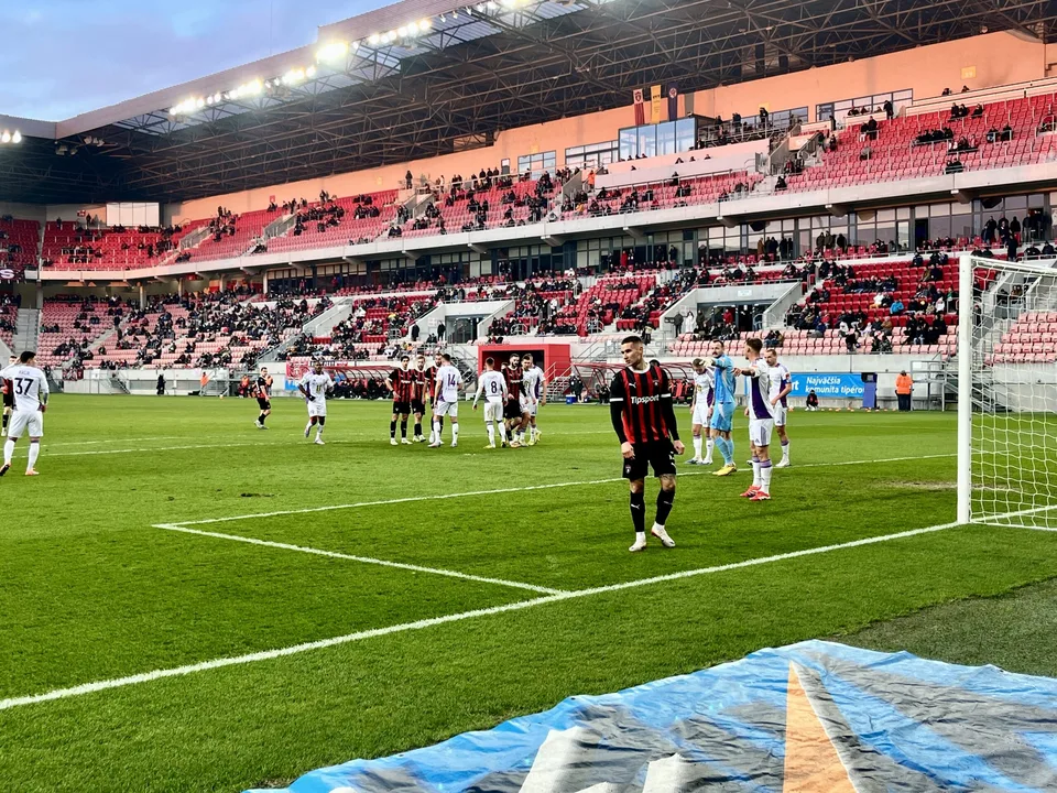 Read more about the article Spartak zvíťazil doma nad Komárnom, Metsoko debutoval a skóroval!