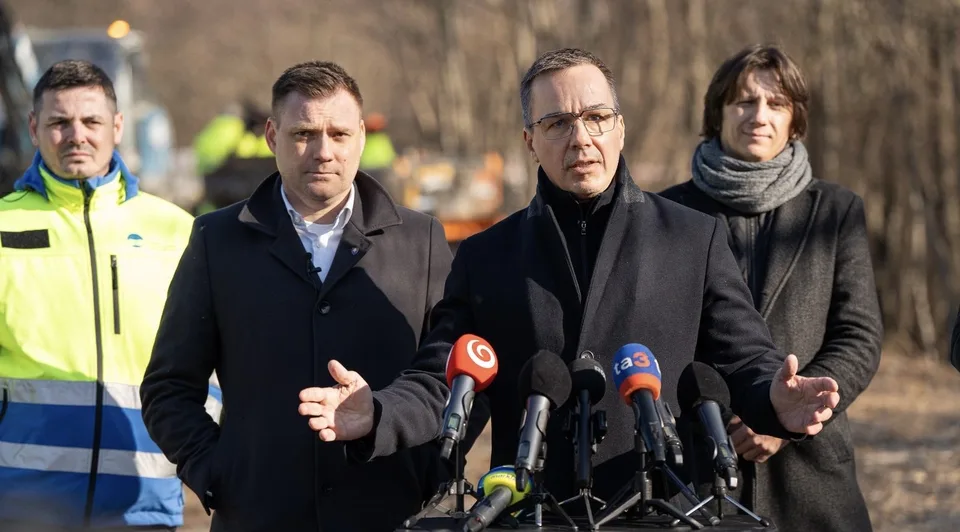 Read more about the article Práca namiesto dávok v praxi. Minister práce z HLASU predstavil pilotný projekt čistenia vodných tokov
