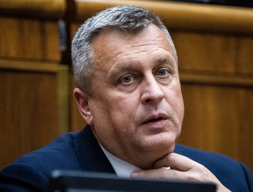 Read more about the article SNS žiada ministra Blanára: Zablokujte finančnú pomoc Ukrajine!