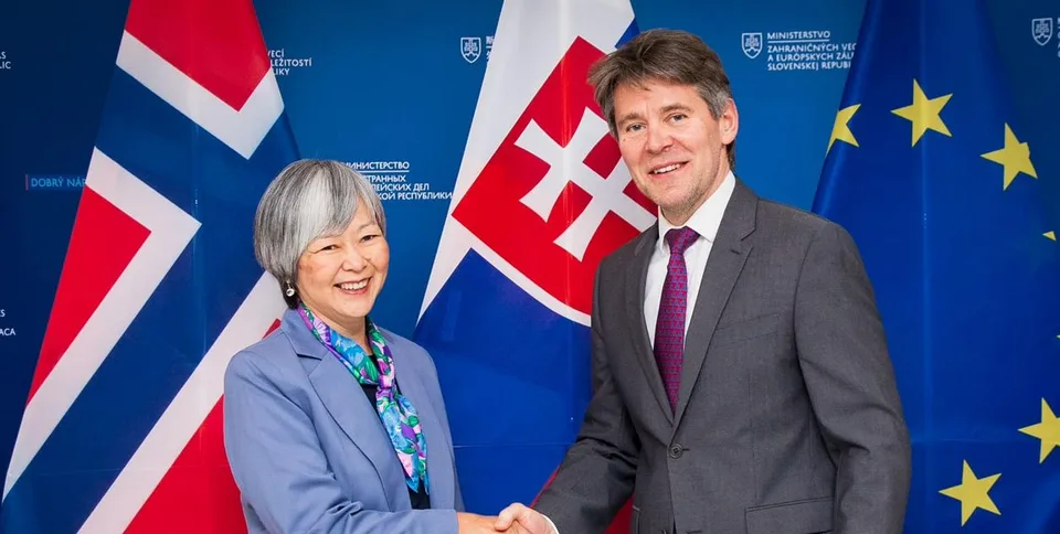 Read more about the article Marek Eštok prijal nórsku veľvyslankyňu: Príspevky Nórskeho kráľovstva pomáhajú Slovensku