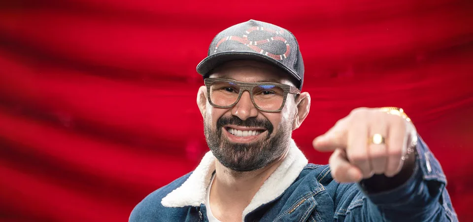 Read more about the article Ďalší ignorant. Bojovník Attila Végh zdrhol na Maldivy!