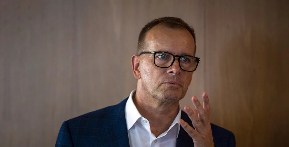 Read more about the article Kollár o Vallovi: padnutý na hlavu! Reaguje na zúžené pruhy a množstvo nehôd na nábreží